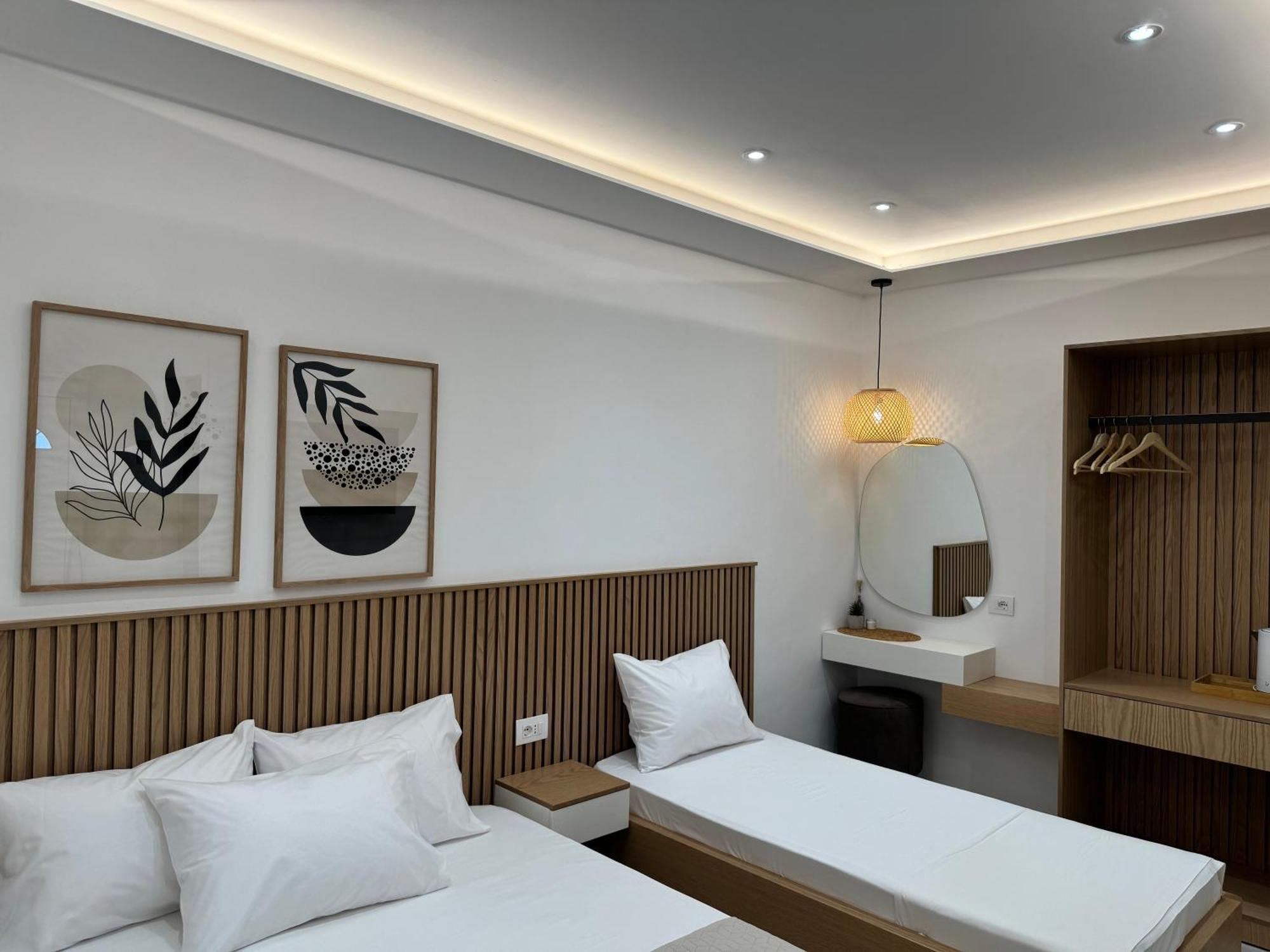 Potami Seashell Hotel Himare Exterior photo
