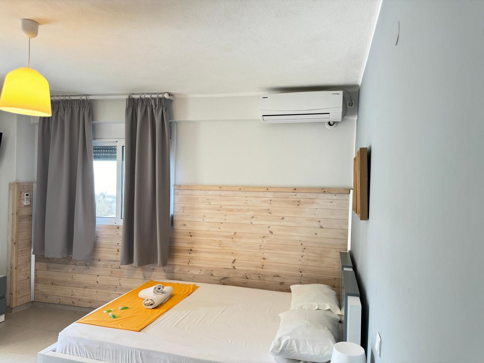 Potami Seashell Hotel Himare Exterior photo