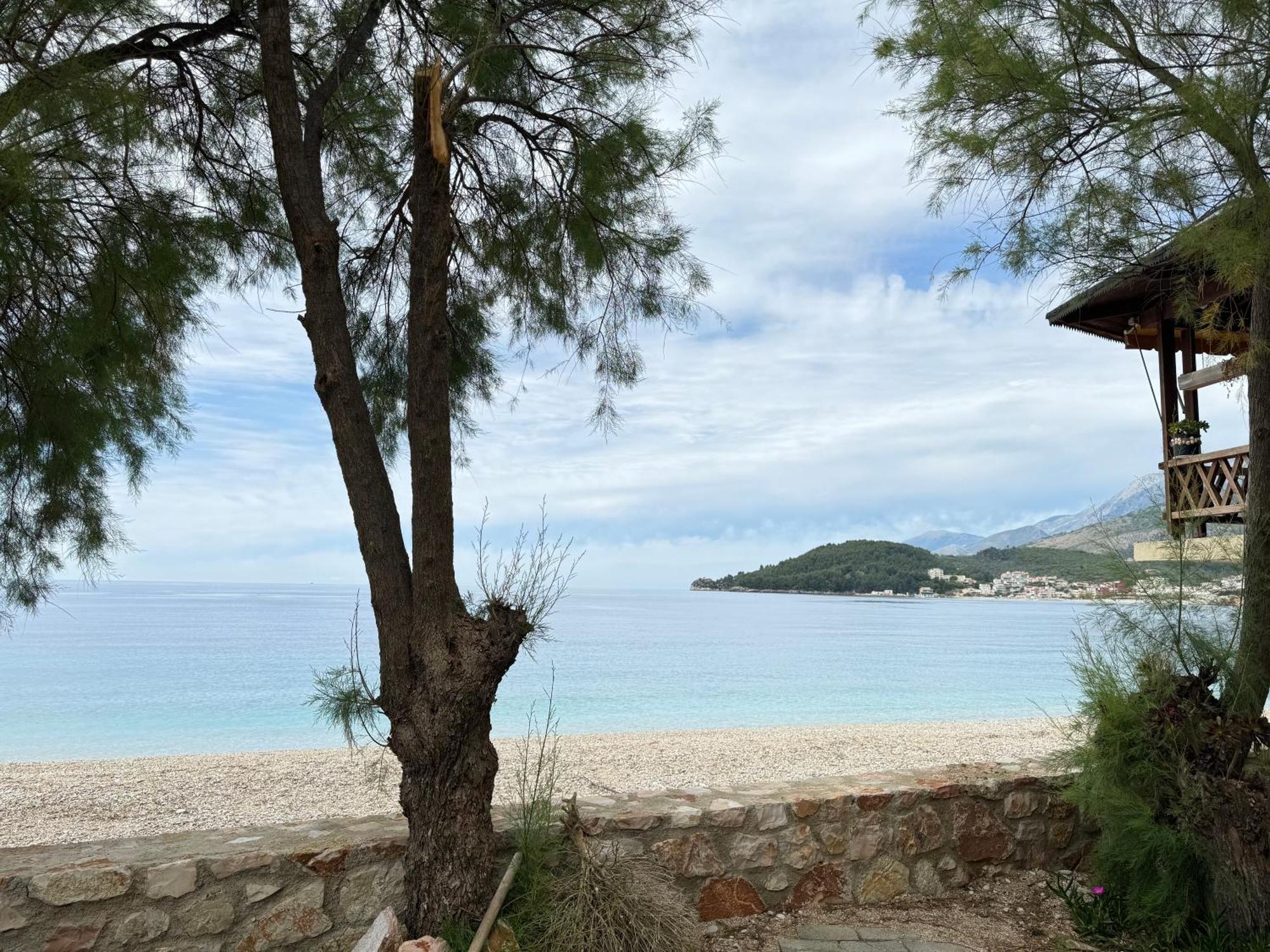 Potami Seashell Hotel Himare Exterior photo
