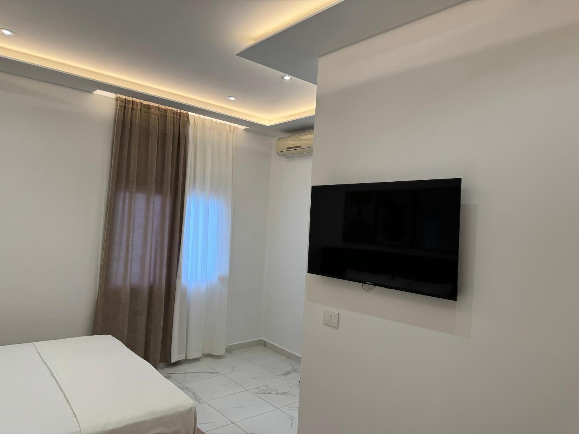 Potami Seashell Hotel Himare Exterior photo